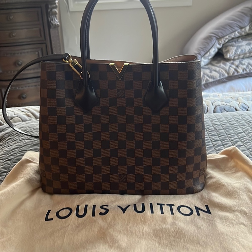 Louis Vuitton Kensington bag